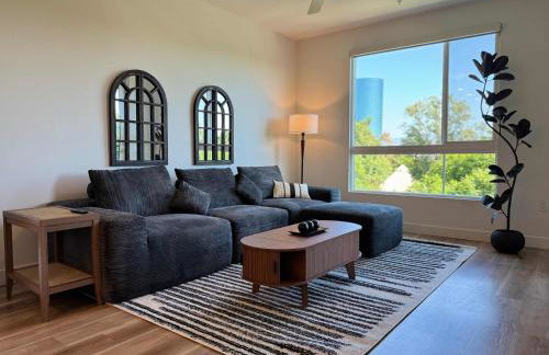 Stunning Haven with Pool Gym Parking Close to Disneyland - Foto 1