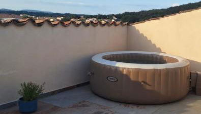 Appartement chaleureux avec jacuzzi-Terrasses rooftop-Rafraîchisseur-Parking-wifi - Foto 3