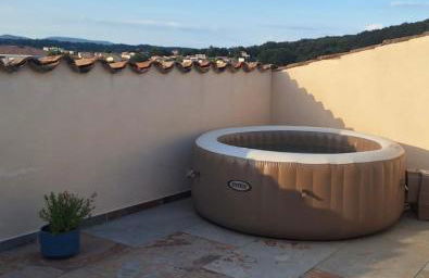 Appartement chaleureux avec jacuzzi-Terrasses rooftop-Rafraîchisseur-Parking-wifi - Foto 3