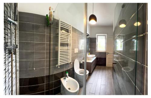 Terry Columbus - Photo 6