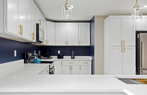 Chic Boho Retreat Near Downtown - Photo 10