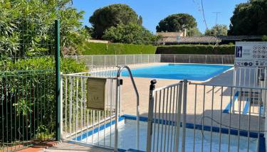 Magnifique 2 pièces design, moderne, calme, proche plage, résidence avec piscine, tennis, wifi et place de parking privée - Foto 3