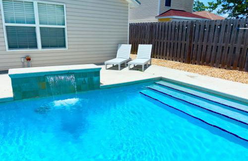 The Splash Pad Sleeps 13 w Pool Patio and Garage - Foto 59