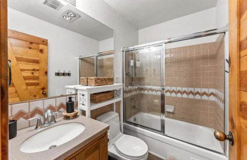 Carpe Montem - Modern, Views, Large Deck, Hot Tub, Private - Foto 19