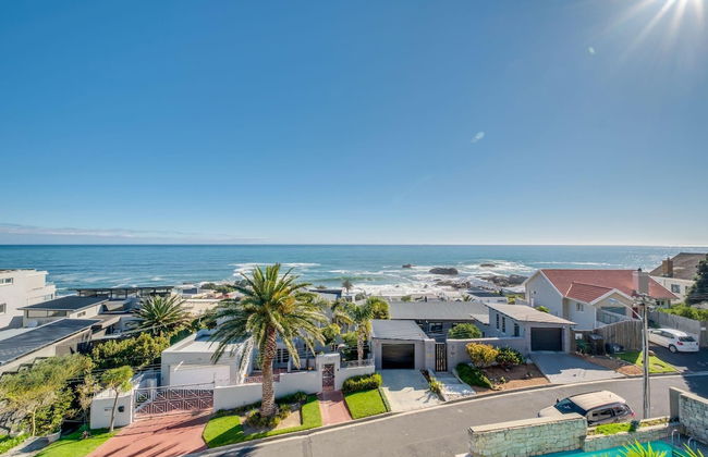 Multi-level Family Villa w Private Pool Views Lions Crest - Foto 24