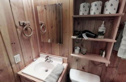 Grey Wolf Retreat by KABINO Sleeps 20 Commercial Kitchen Fire Pit WiFi Bunk Beds - Foto 50