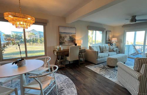 Beachfront Saint Helena Island Condo with Amenities! - Foto 1