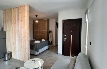 Phils Apartments II - Photo 1