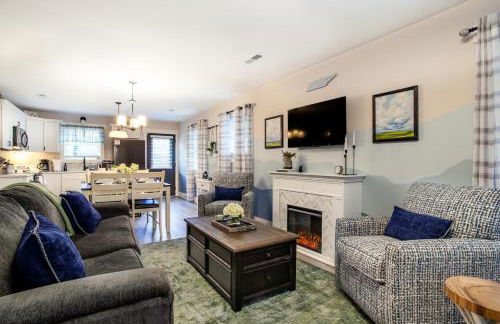 Blue Valley Inn - Hot Tub & Spacious Play Area! - Foto 16