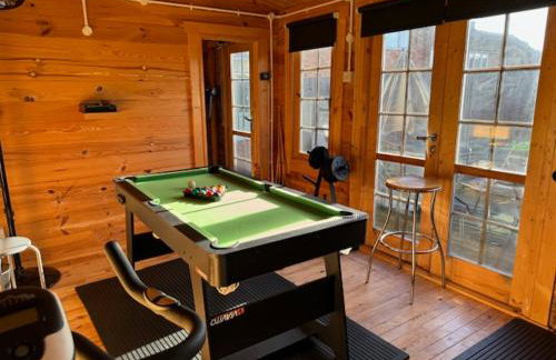 City Stay with Jacuzzi Gym Free Parking 2 Spaces - Photo 22