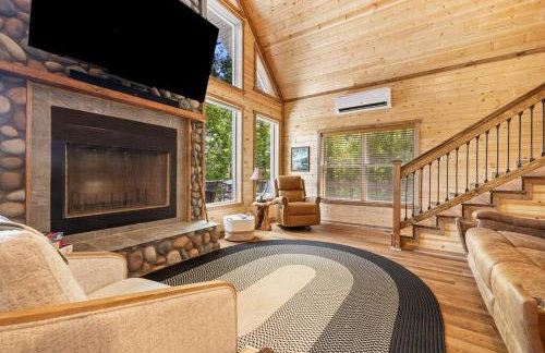 Riverside Oasis with Stunning Views, Cozy Firepit! - Photo 19