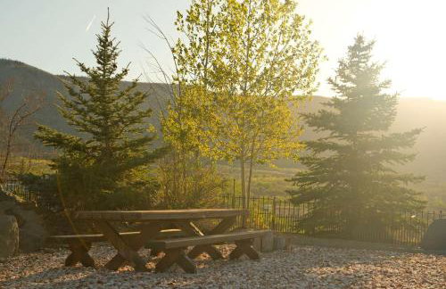 Ski and Ride Mountain Haus - Hot Tub, Fire Pit, Game Room & Deck - Foto 63