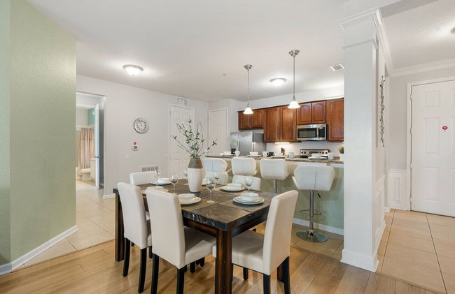 Beautiful LAKEVIEW Deluxe Condo Near Theme Parks - Photo 101