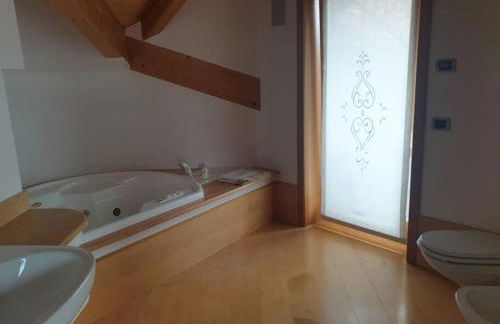 Mansarda con terrazzo e giardino Altopiano di Piné - Foto 9