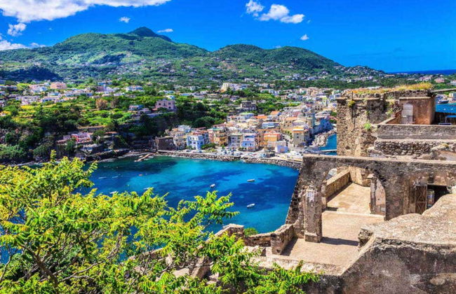 Escursione a Ischia e Procida in barca - Foto 1