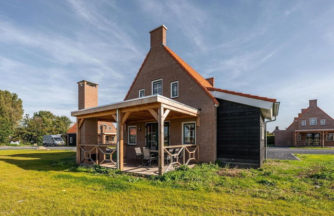 Villa With hot tub and Sauna, on a Holiday Park - Foto 18