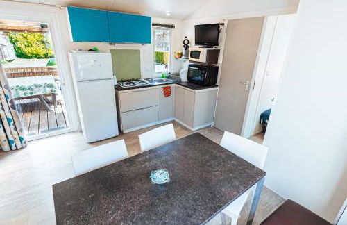 Bungalow 3 chambres pour 6 pers avec Climatisation Camping 3 etoiles - Foto 13