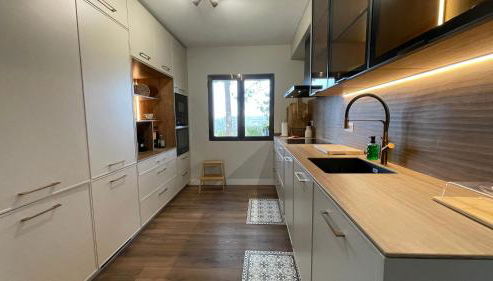 La Piñona - ACOGEDOR CHALET EN LAS ESTRIBACIONES DE LA SIERRA DE GREDOS - CASA PARA 6 PERSONAS CON PISCINA EN EL TIEMBLO ÁVILA - Photo 3, stove, dishwasher