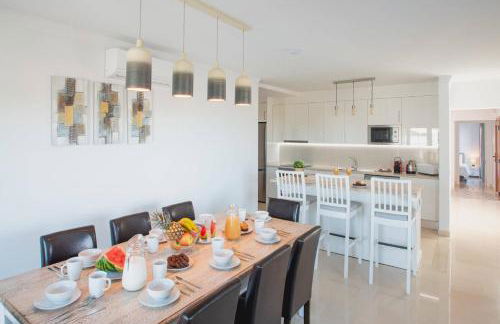 Villa Vista Reina - Luxury 6 Bedroom - Heated Pool- Views - Pool Table - Vista Lobos - Playa Blanca - Photo 9