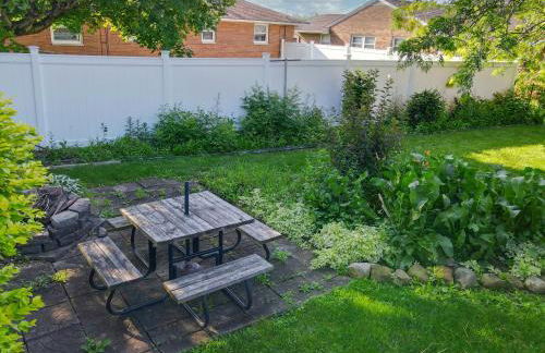 Sideline Sanctuary: Cozy Nights, Game Day Lights - Foto 45