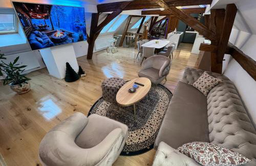 La Luna Royal Deluxe Luxury House with Pool & Jacuzzi, Bikes and Secured Parking - Photo 4