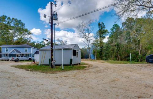 10 Mi to Lake Conroe Couples Retreat with Porch! - Photo 24
