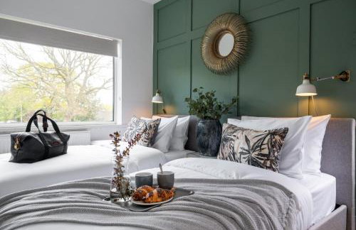 Large Luxury Solihull 5 Bedroom House - The Residence - Close to NEC - Sleeps 9 - Photo 22