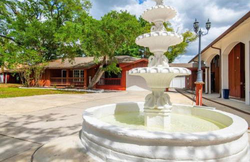 Huge Waterfront Mini-Resort w Gym, Dock & Pool - Foto 14