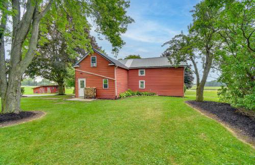 Cozy New York Farmhouse with Porch, Grill and Fire Pit - Foto 12