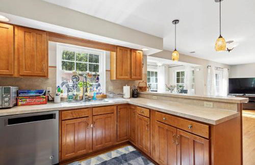 Spacious Home by Kalahari Waterpark, Camelback, Jim Thorpe, FREE EV and PRIVATE SAUNA - Foto 13