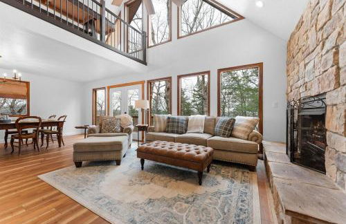 Remodeled Lakefront Cabin, shuffleboard, Starlink - Foto 19