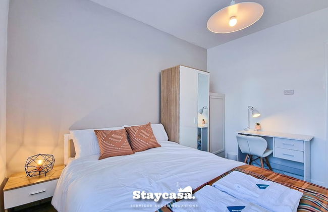 White Cozy House With Pool Table Game Room - Photo 40