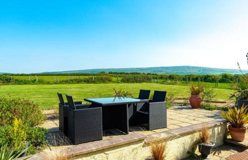 3 Bed in Brighstone oc-ic041 - Photo 1