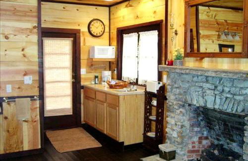 Romantic Ozarks Cabin Rental in Secluded Woodland near Branson, Missouri - Foto 9
