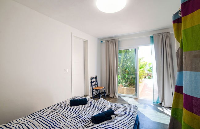 Appealing Holiday Home in La Escalona With Mountain Views - Photo 16