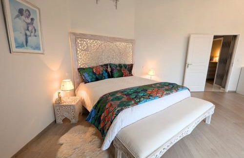 Luxurious Villa with Pool - Foto 55