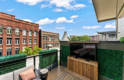 Amazing Rooftop Patio Overlooking street - Foto 28