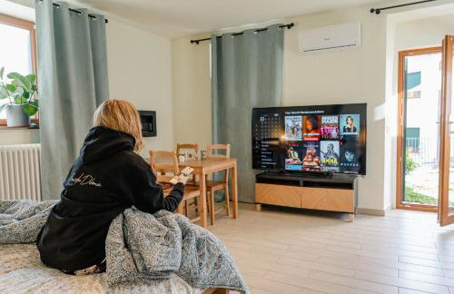 Casa Galya with private patio by GardaDoma - Foto 7