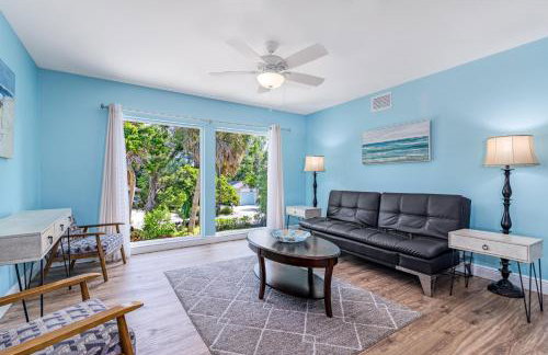 Palm Paradise - Pet Friendly Home on Siesta Key w/ Large Heated Private Pool & Outdoor Area! - Foto 16