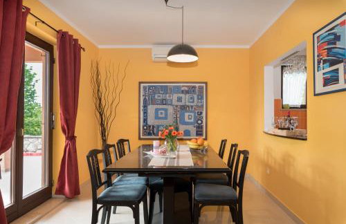 Sunset holiday home with pool and large, mature garden - Foto 13