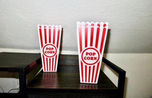 Brand NEW King Suite| Movie/Game Room| Coffee Bar - Foto 32