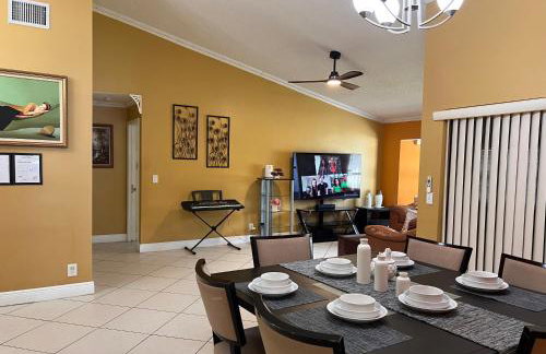 Entire Single Family home 3 bed 2 bath in water front big cozy back yard view - Foto 3