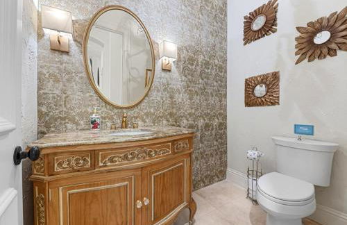 Near the Beach • Pool & Jacuzzi • Waterfront Villa - Foto 43