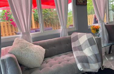 Modern Apartment, private Entrance, Private Backyard - Foto 1