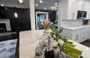 Casa 22 Luxury & Modern 3BD 2BA Home in Skokie - Photo 17