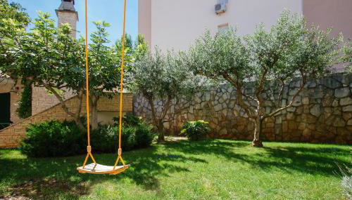 Peaceful Family Apartment with PRIVATE GARAGE Free Parking, Split - Foto 3, Garden, Garden view