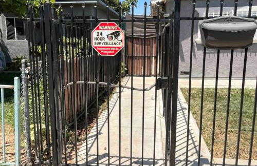 Charming Casita all too yourself near Midtown, Train and Freeway - Photo 12