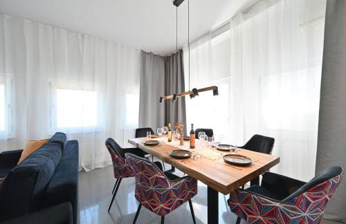 Yello Homes - Luxus Loft für bis zu 7 Personen nähe Airport & Messe, Tischfußball & Whirlpool - Foto 8