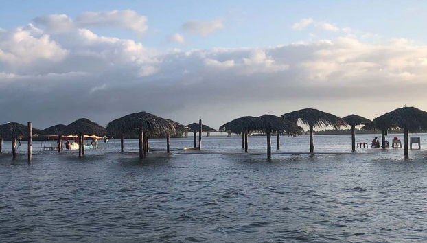 Croa do Goré Boat Ride + Sunset at Ilha dos Namorados - Foto 5