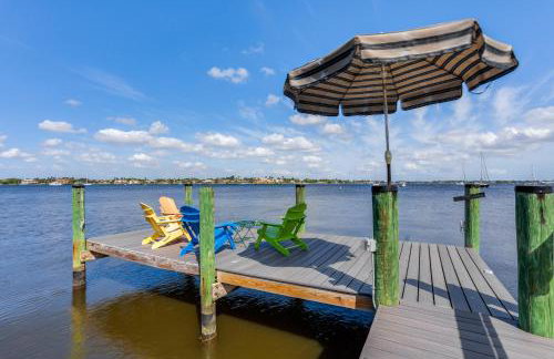 Waterfront Stuart Oasis with Hot Tub and Dock! - Foto 26